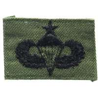 NÁŠIVKA US 4R 45x30mm RANK AIRBORNE SENIOR PARACHUTIST OLIV-ČERNÁ