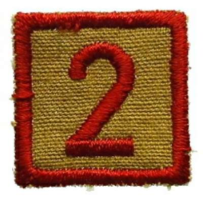 NÁŠIVKA SKAUT 4R 25x25mm ČÍSLICE 2 KHAKI-ČERVENÁ