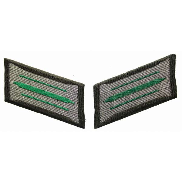 NÁŠIVKA NVA POHRANIČNÍ VOJSKA výložky 70x30mm 30 ŘADOVÝ VOJÁK TMAVÉ