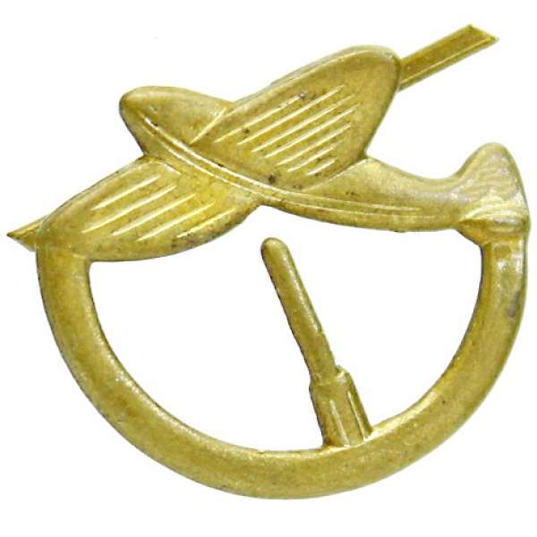 ODZNAK ČSLA ROZLIŠOVACÍ PROTILETADLOVÉ VOJSKO PRAVÝ 23x21mm ZLATÝ