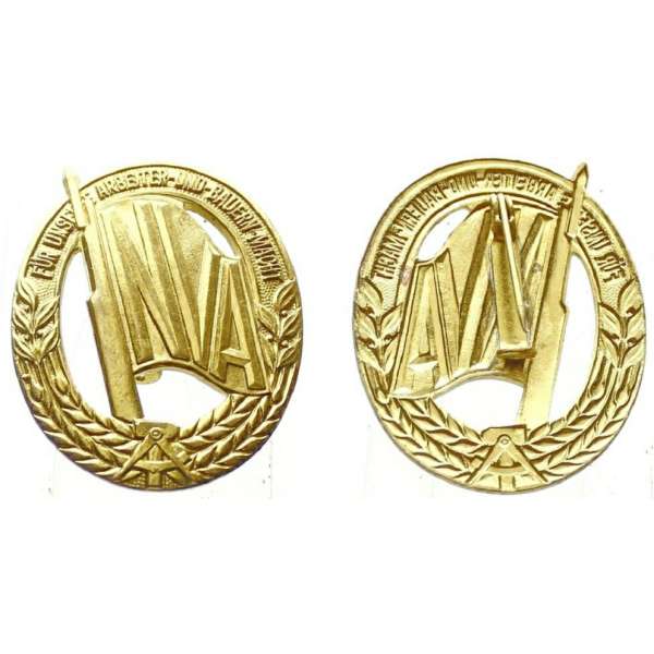 ODZNAK DDR 36x44mm FUR UNSERE ARBEIT UND BAUERN MACHT ZLATÝ