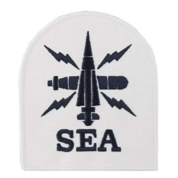 NÁŠIVKA BRIT ROYAL NAVY 90x105mm WARFARE SEA BASIC RATE orig BÍLO-MODRÁ