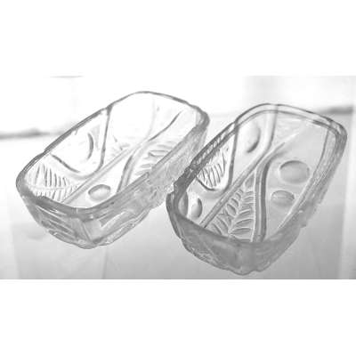 MISTIČKY SKLO STARÉ 2ks 12x7cm