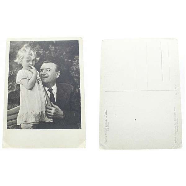 POHLED 1948 K.GOTTWALD S VNUČKOU MARTIČKOU