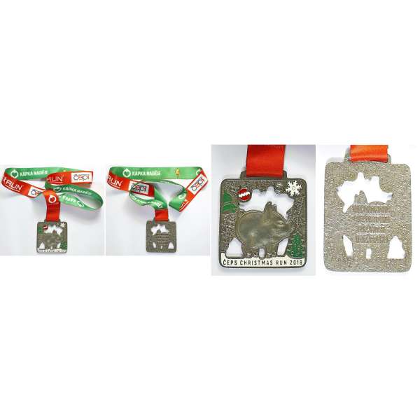 MEDAILE ČEPS CHRISMAS NIGHT RUN 2017 72x72mm 102gr SE STUHOU ČERVENO-ZELENOU